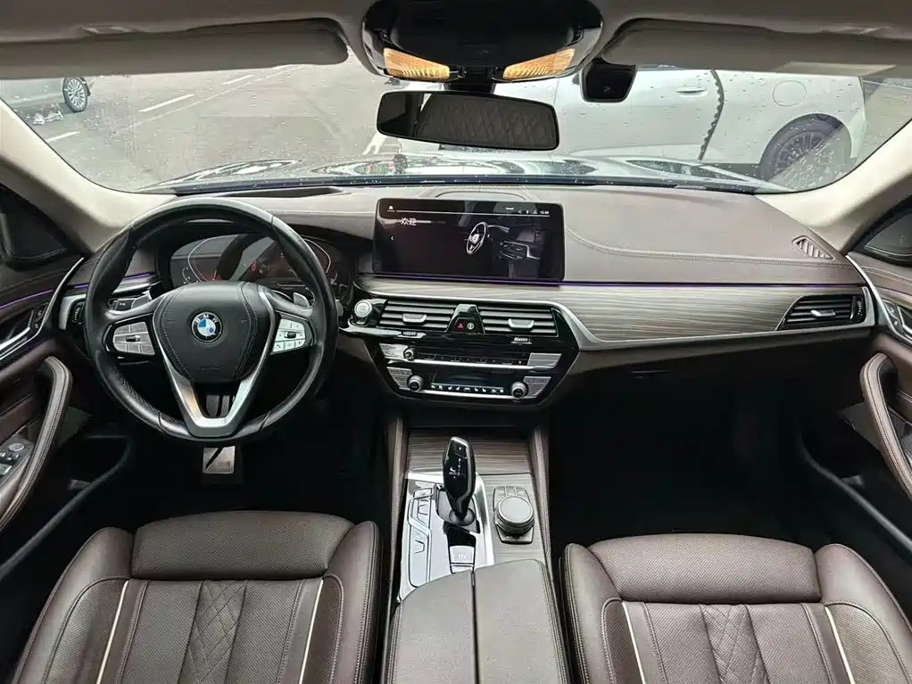 BMW 5 Series 2021 — фото 12