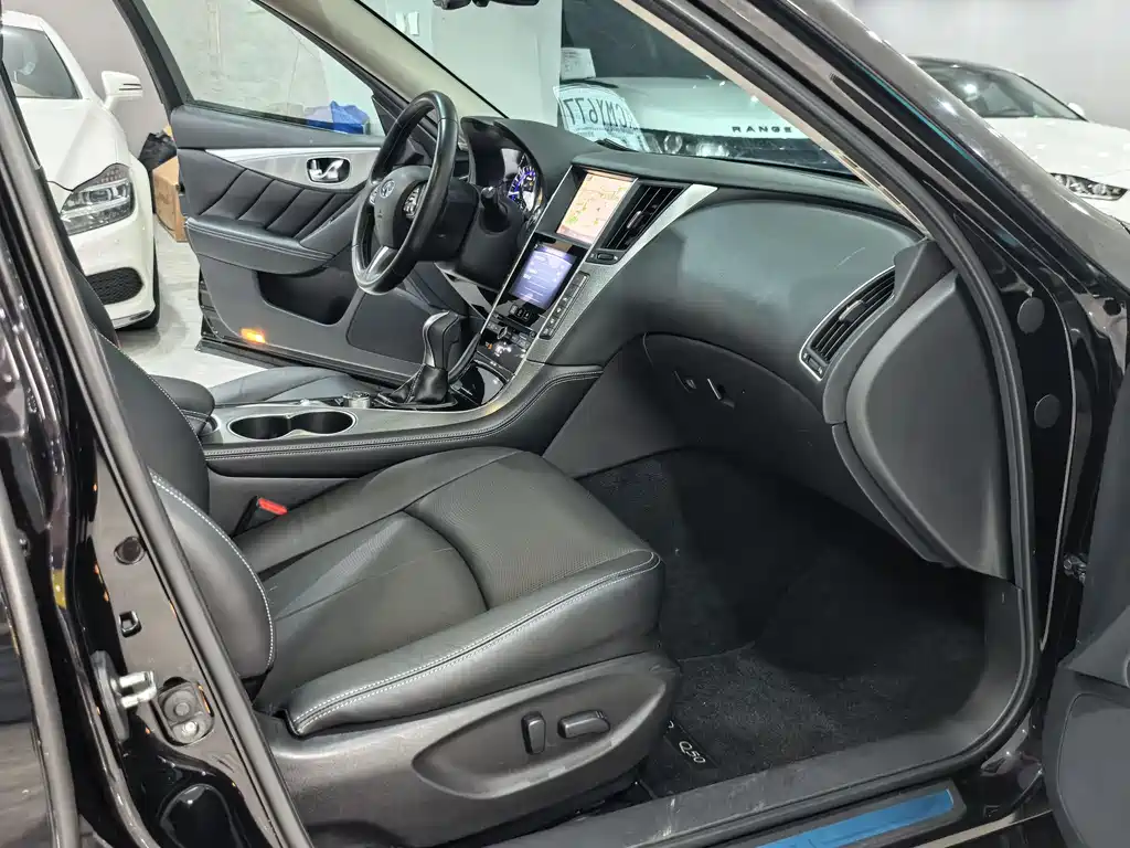 Infiniti Q50L 2015 — фото 17