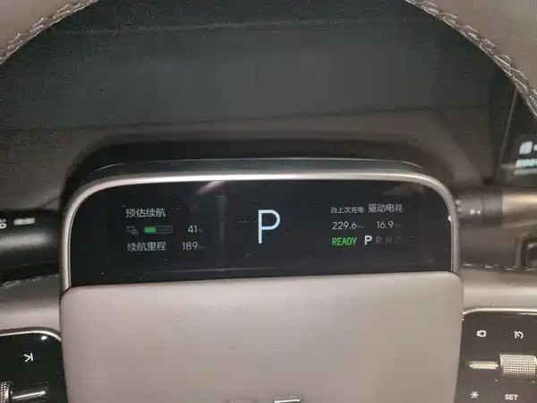 Li Auto MEGA 2025