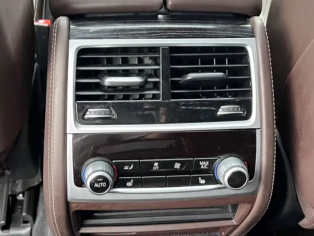BMW 7 Series 2020 — фото 10