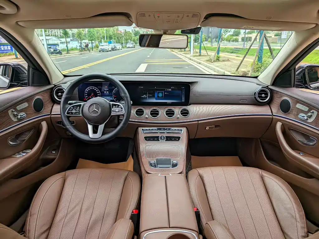 Mercedes-Benz E-Class 2019 — фото 7