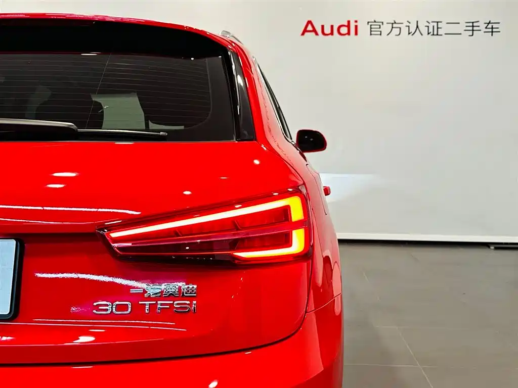 Audi Q3 2017 — фото 16