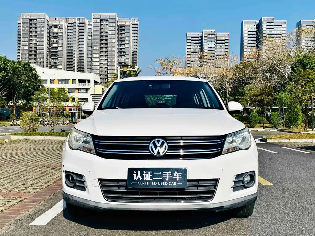 Volkswagen Tiguan 2012 — фото 2