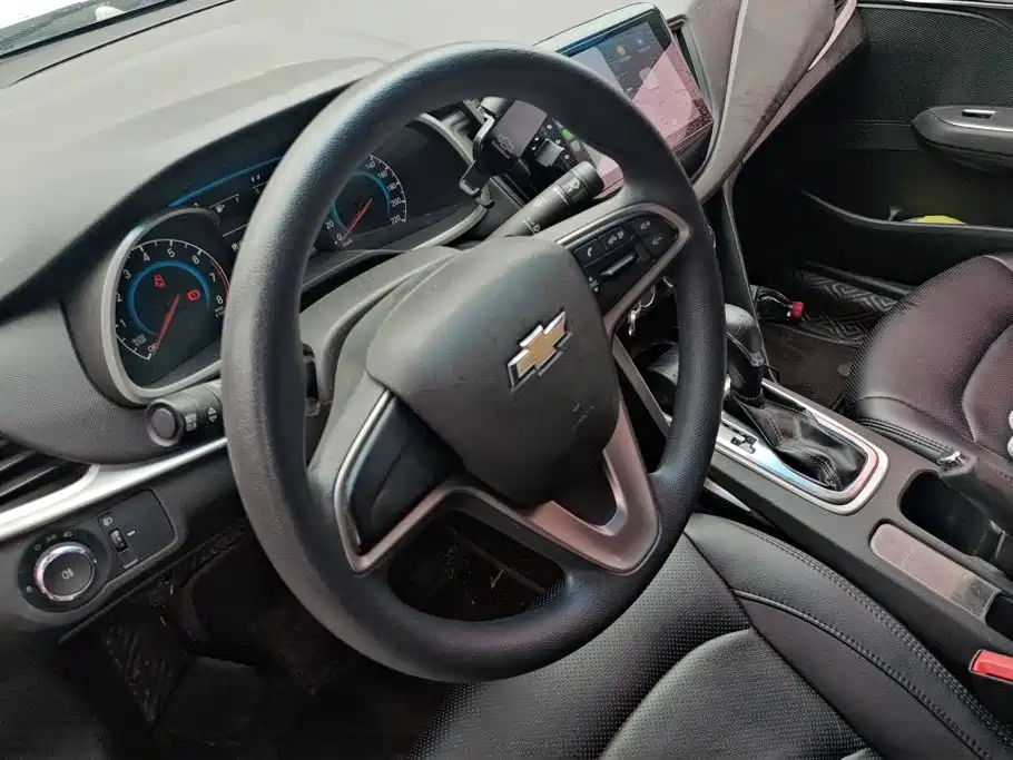 Chevrolet Cavalier 2017 — фото 15