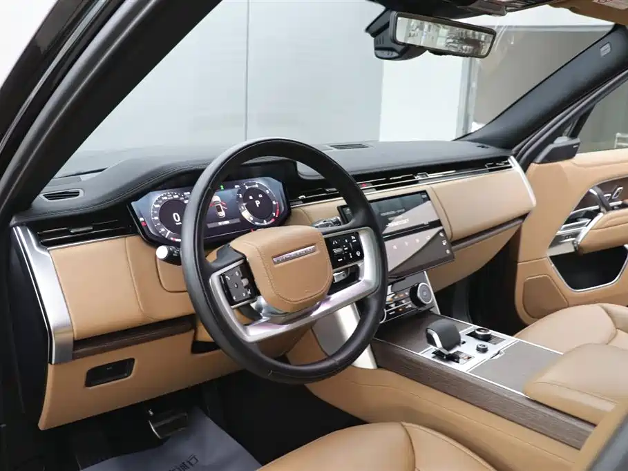 Land Rover Range Rover 2024 — фото 13