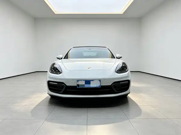 Porsche Panamera 2024