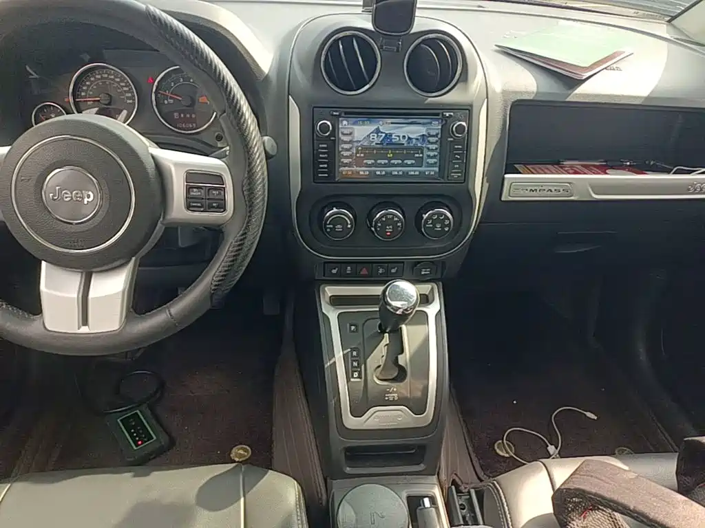 Jeep Compass 2014 — фото 13