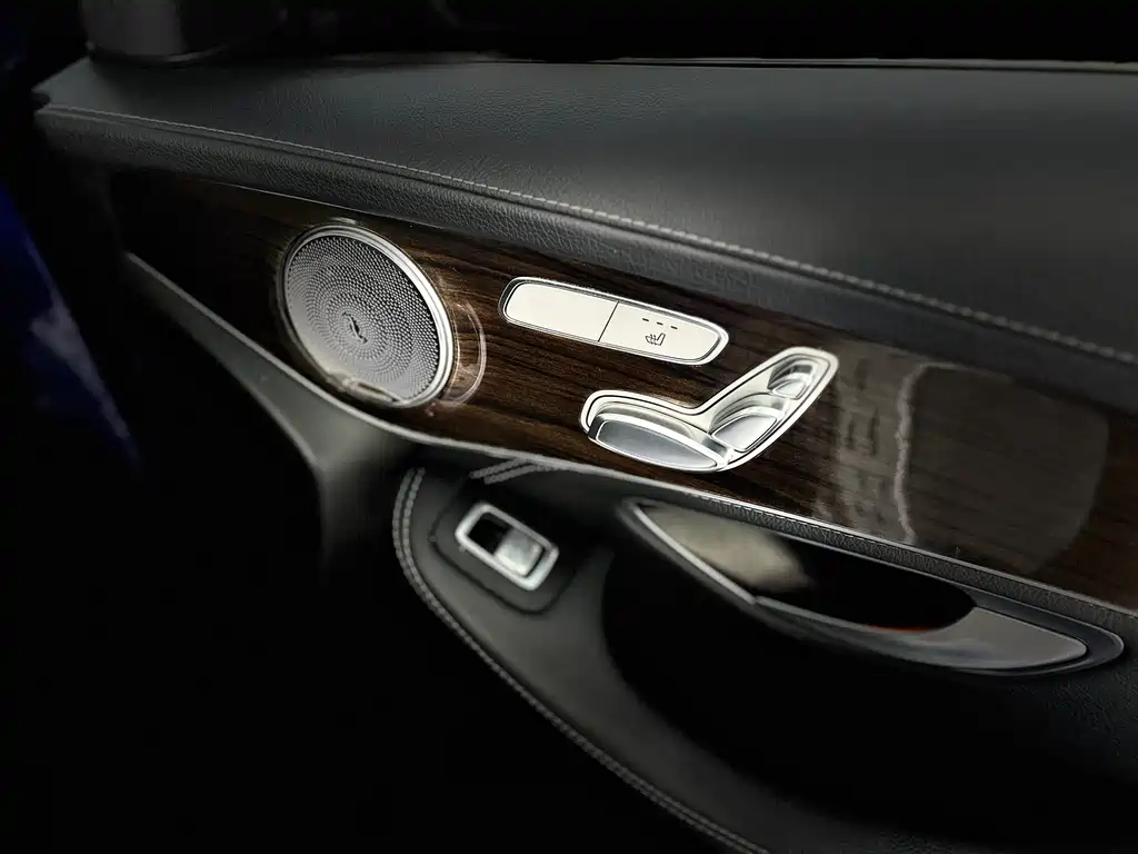 Mercedes-Benz GLC 2016 — фото 12