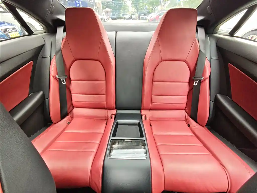 Mercedes-Benz E-Class 2010 — фото 19