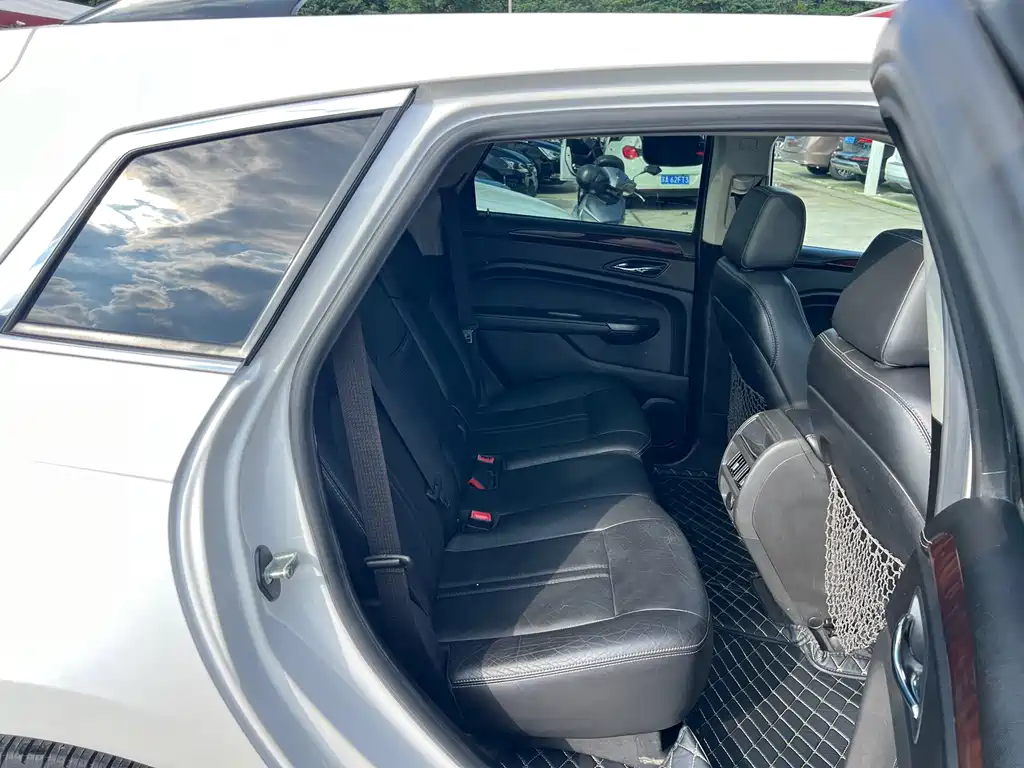 Cadillac SRX 2013 — фото 20