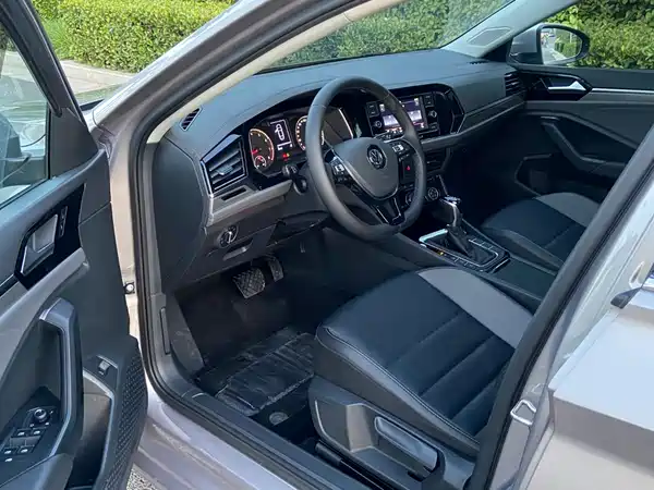 Volkswagen Sagitar 2020
