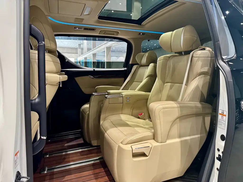 Toyota Alphard 2017 — фото 6