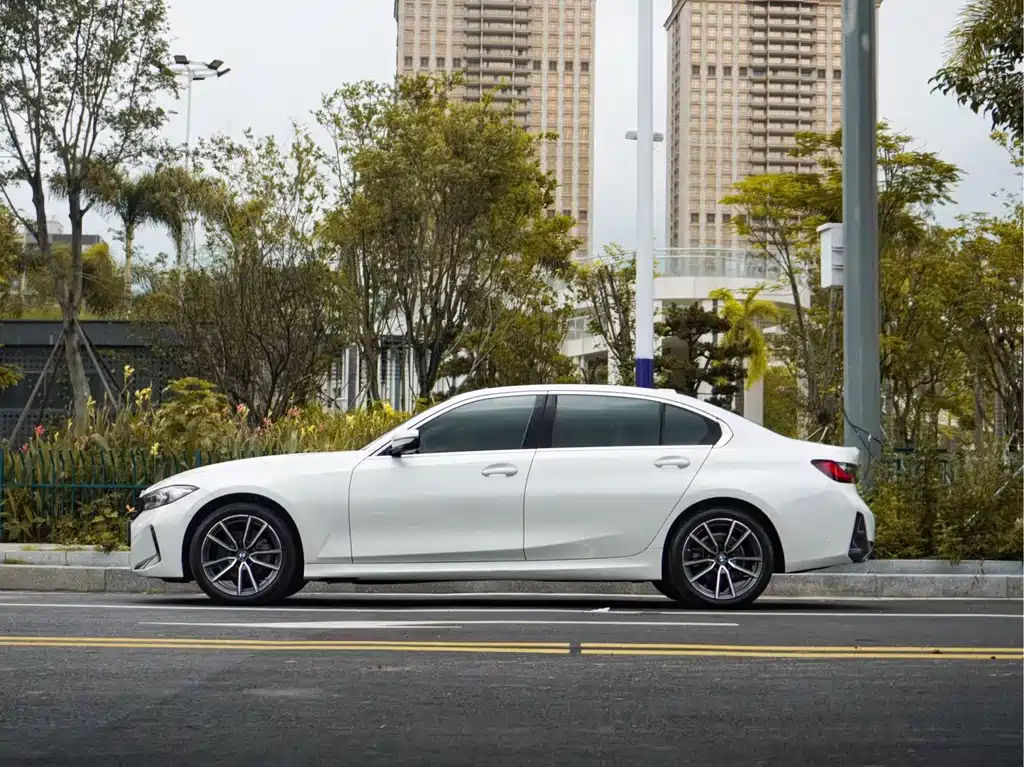 BMW 3 Series 2023