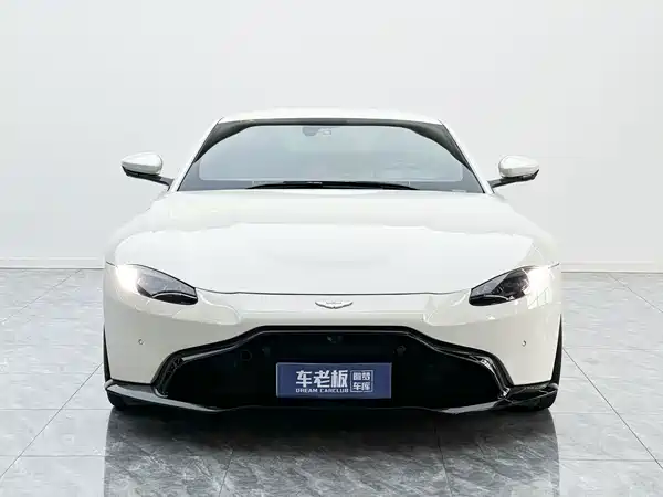 Aston Martin V8 Vantage 2020