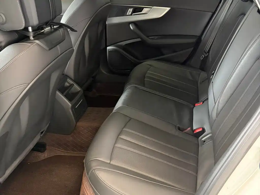 Audi A4L 2024