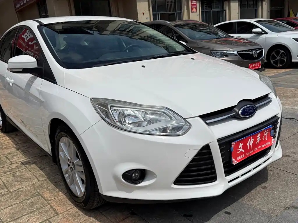 Ford Focus 2015 — фото 3