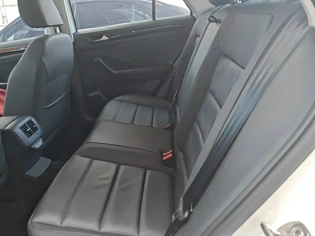 Volkswagen T-Roc 2023 — фото 17