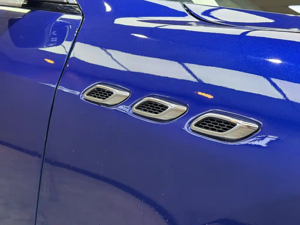 Maserati Levante 2018 — фото 14
