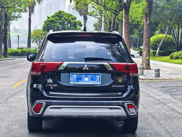 Mitsubishi Outlander 2021