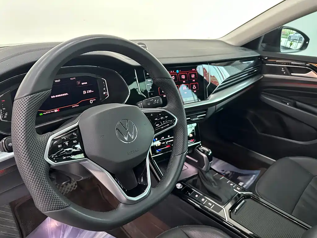 Volkswagen Passat 2024 — фото 15