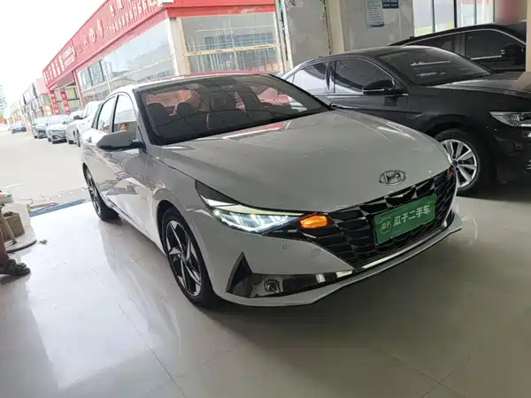 Hyundai Elantra 2021