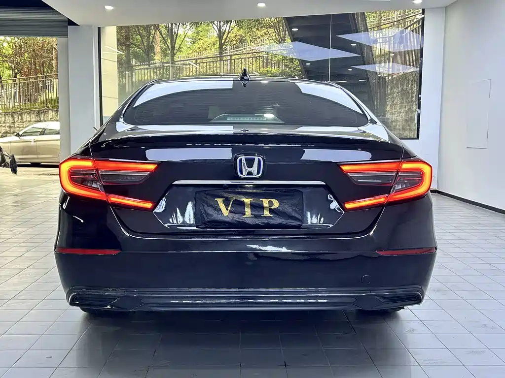 Honda Accord 2022 — фото 11