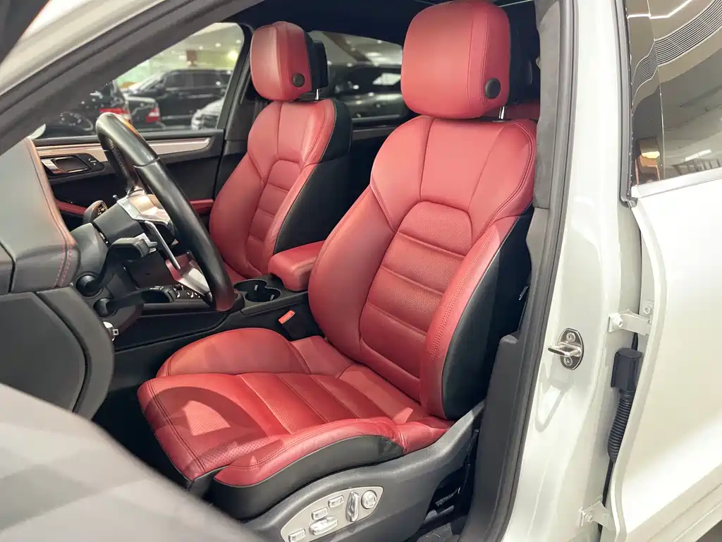 Porsche Macan 2016 — фото 12