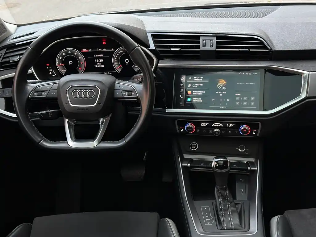 Audi Q3 2022 — фото 15