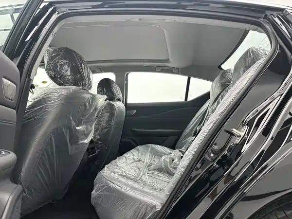 Nissan Teana 2026