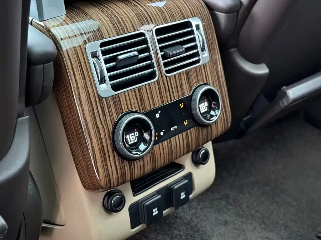 Land Rover Range Rover 2018 — фото 23