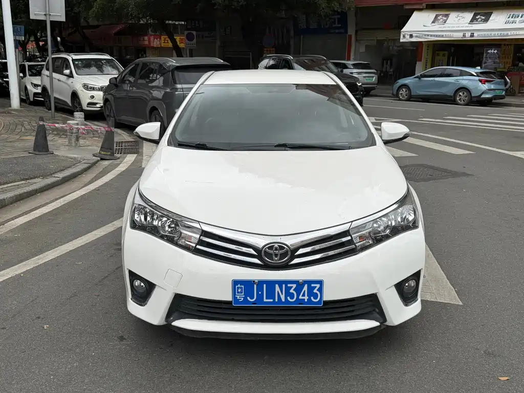 Toyota Corolla 2018 — фото 2