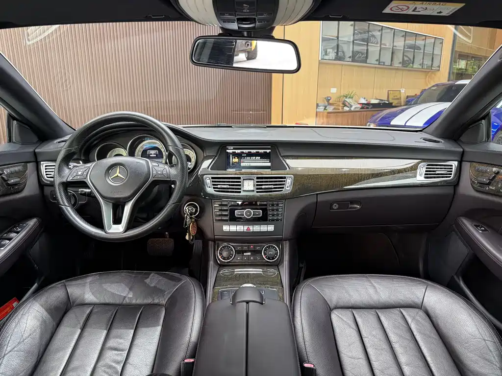 Mercedes-Benz CLS 2014 — фото 18