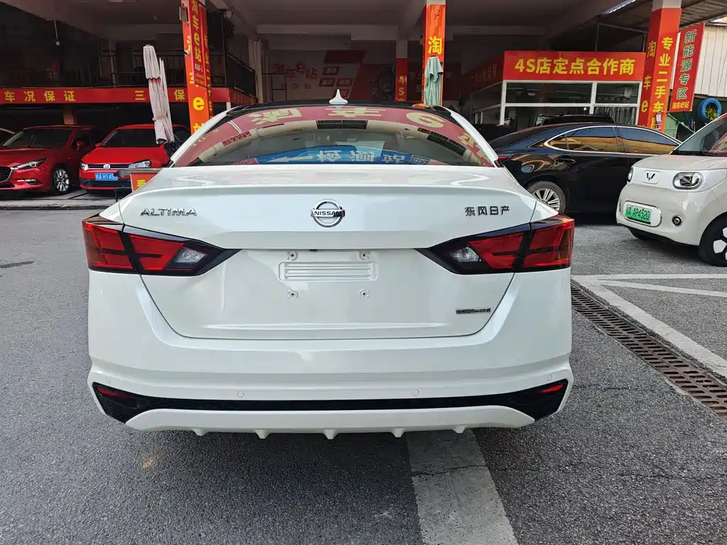 Nissan Teana 2022