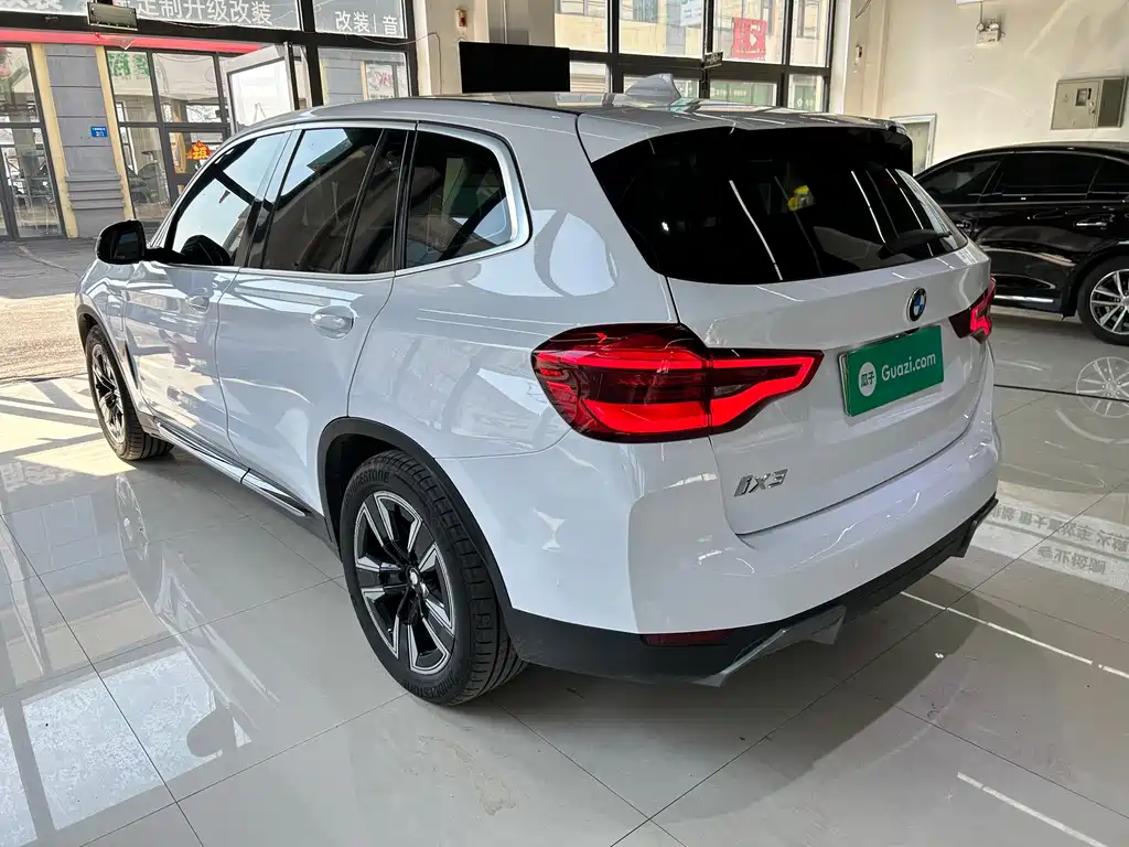 BMW iX3 2021 — фото 22