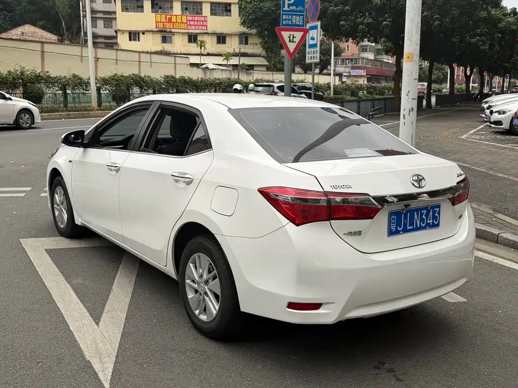 Toyota Corolla 2018 — фото 4