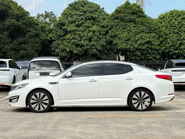 Kia K5 2011