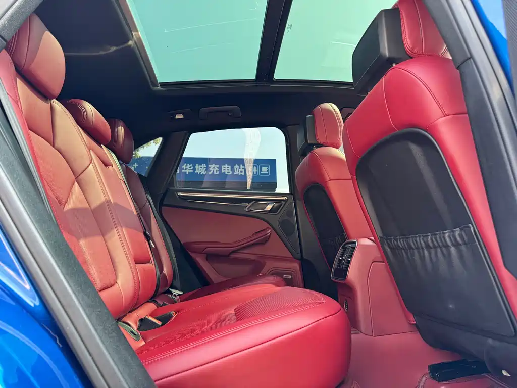 Porsche Macan 2017 — фото 10
