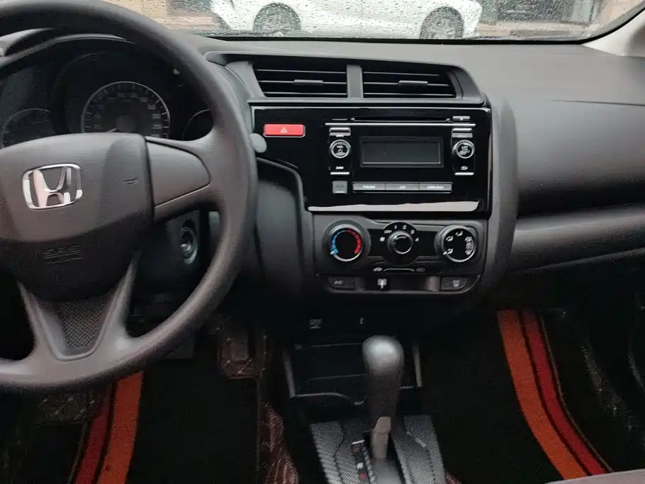 Honda Fit 2017 — фото 13