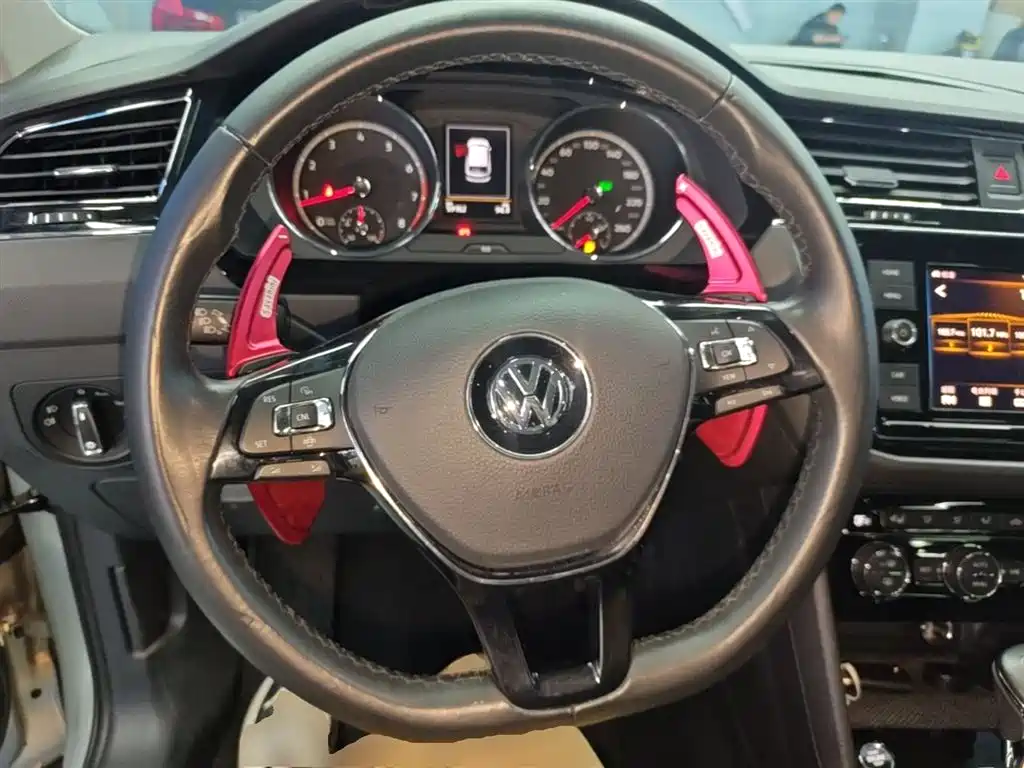 Volkswagen Tiguan L 2019 — фото 11