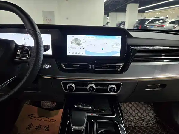 Hongqi HS5 2024