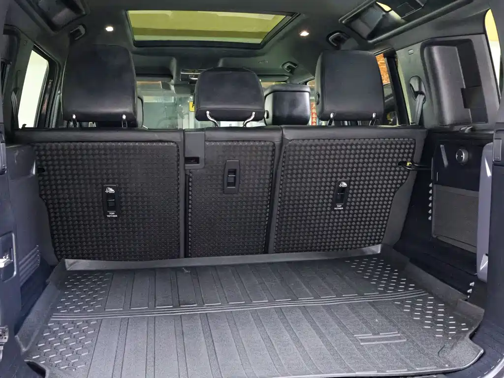Land Rover Defender 2022 — фото 23