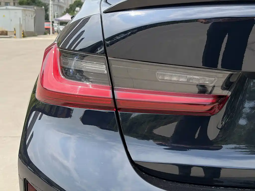 BMW 3 Series 2025