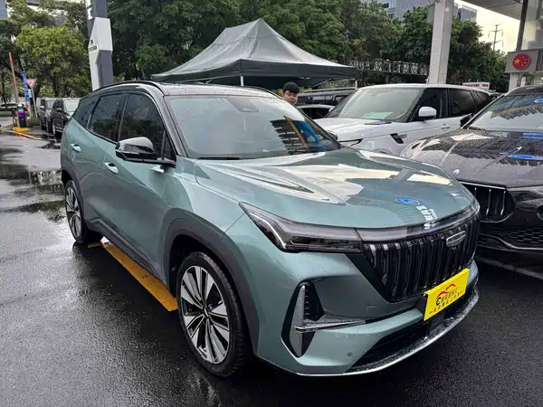 Geely Boyue L 2025