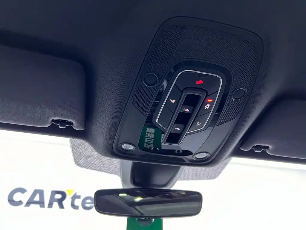 Audi Q5L Sportback 2023 — фото 25