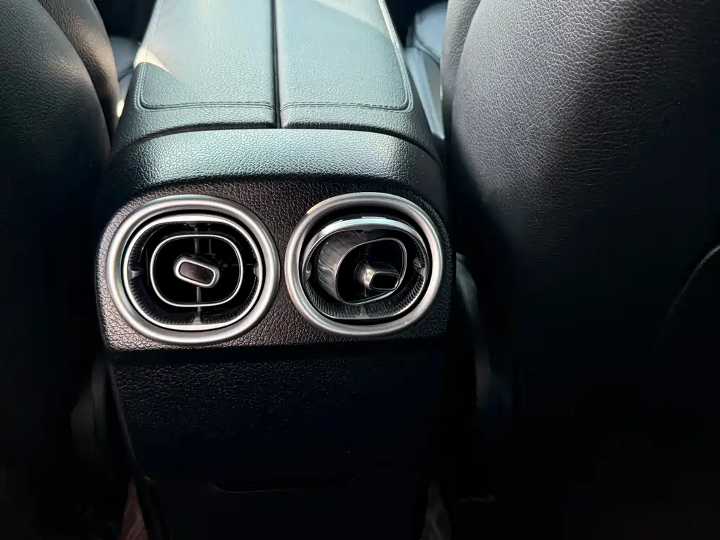 Mercedes-Benz C-Class 2022 — фото 14