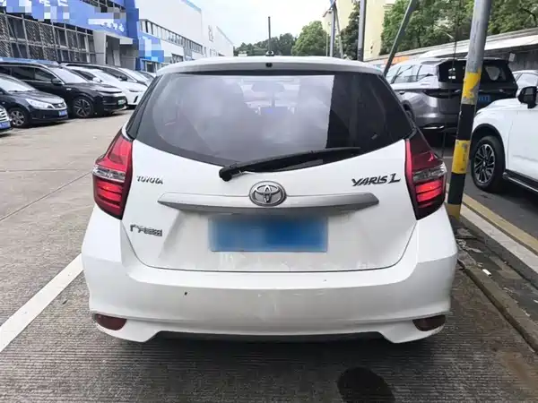 Toyota Yaris L 2016