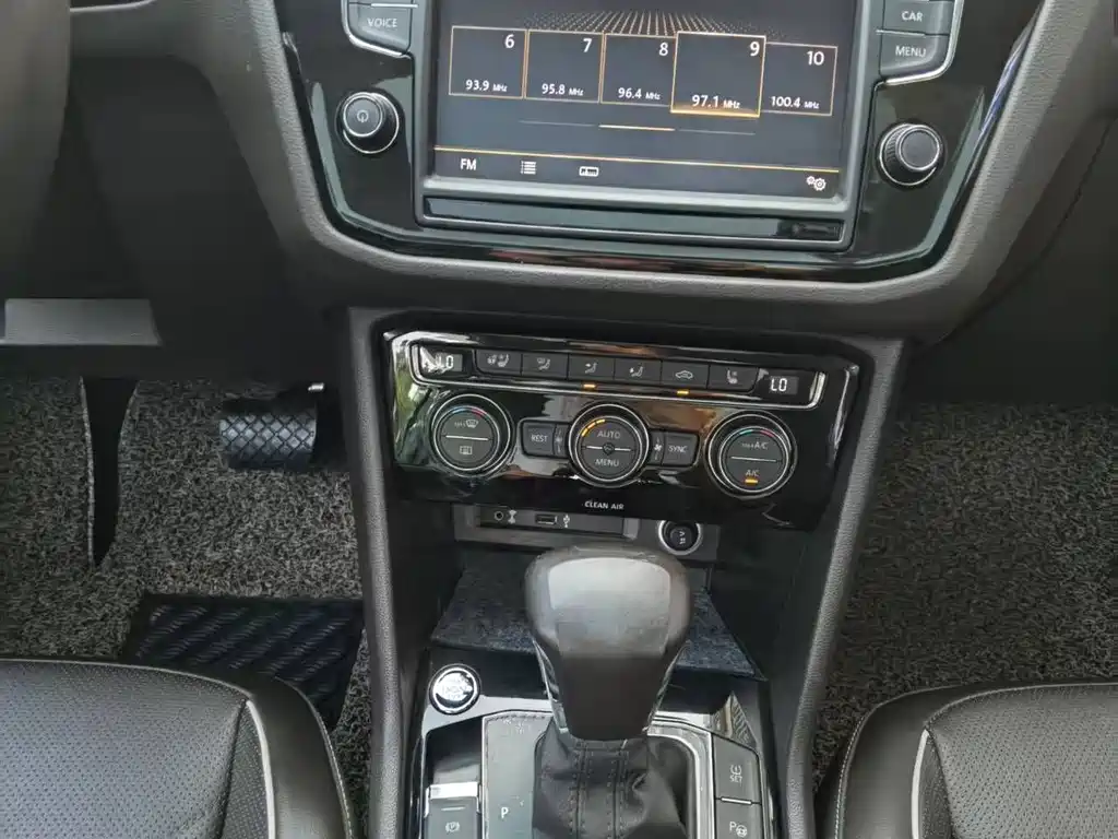 Volkswagen Tiguan L 2017 — фото 13