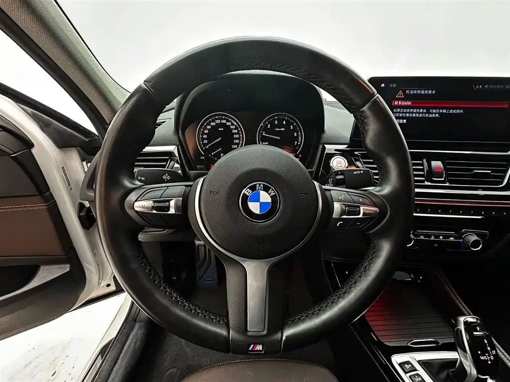 BMW 1 Series 2022 — фото 11