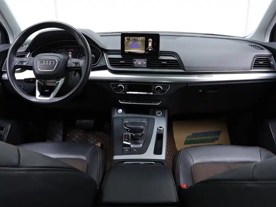 Audi Q5L 2020 — фото 26