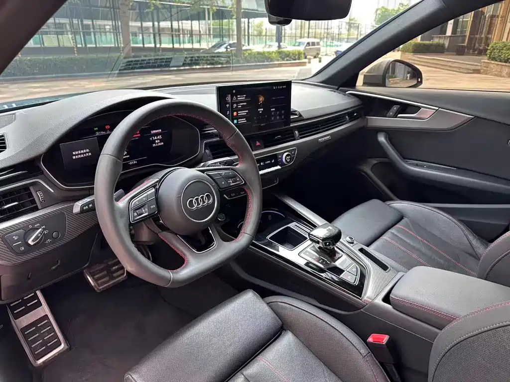 Audi A4L 2022 — фото 10
